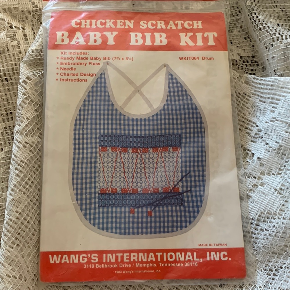 VINTAGE CHICKEN SCRATCH BABY BIB KIT((PARTIALLY MADE) BLU/WHITE DRUM